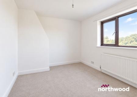 4 bedroom Town house to let in Clowes Street, Macclesfield, SK11