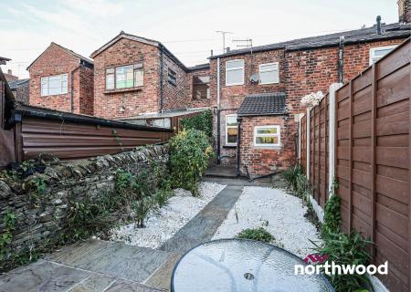 3 bedroom Terraced House to let in High Street, Macclesfield, SK11