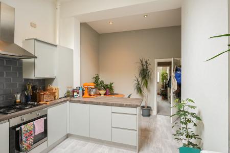 2 bedroom Terraced House to let in Cross Street, Macclesfield, SK11