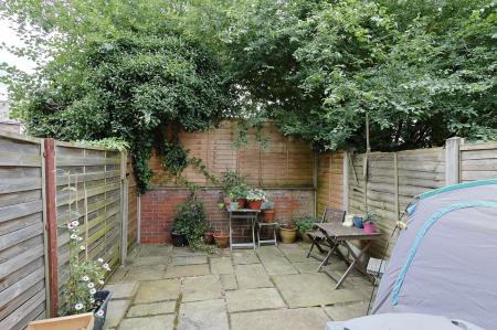 2 bedroom Terraced House to let in Cross Street, Macclesfield, SK11