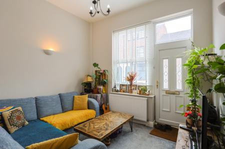 2 bedroom Terraced House to let in Cross Street, Macclesfield, SK11