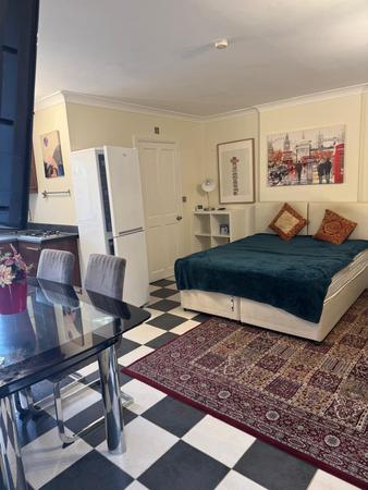 1 bedroom Studio flat to let in Amerden Lane, Taplow, SL6