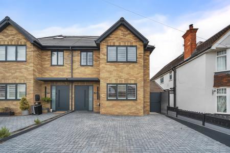 1 bedroom House share to let in Courthouse Road, Maidenhead, SL6