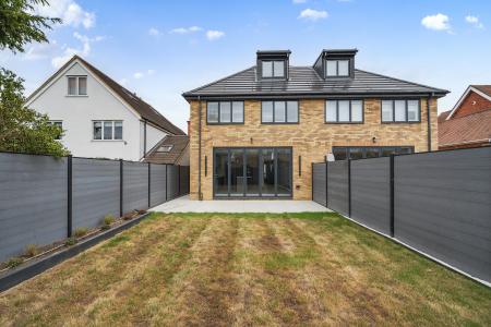 1 bedroom House share to let in Courthouse Road, Maidenhead, SL6