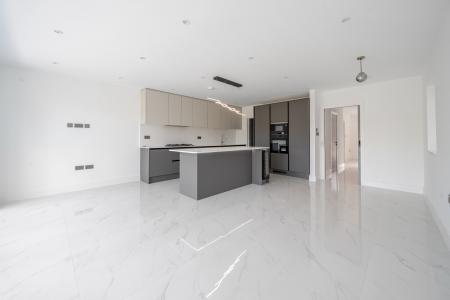 1 bedroom House share to let in Courthouse Road, Maidenhead, SL6