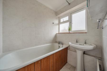 3 bedroom Terraced House to let in Quinbrookes, Slough, SL2