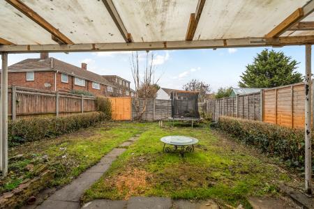 3 bedroom Terraced House to let in Quinbrookes, Slough, SL2