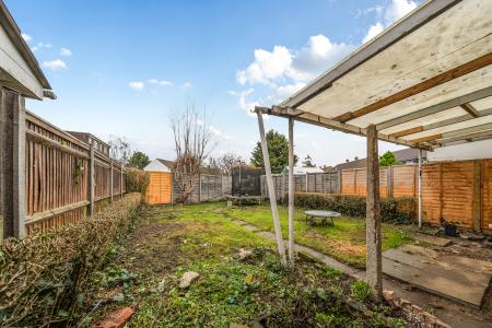 3 bedroom Terraced House to let in Quinbrookes, Slough, SL2