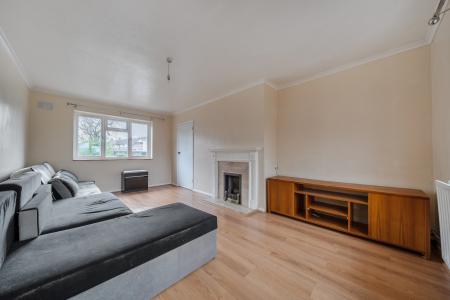 3 bedroom Terraced House to let in Quinbrookes, Slough, SL2