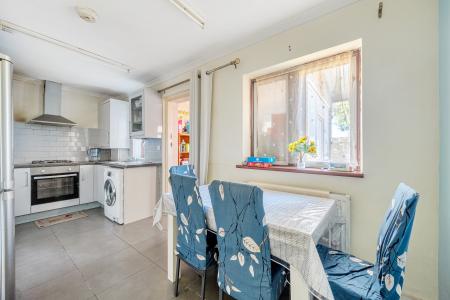 3 bedroom Semi-detached house for sale in York Avenue, Slough, SL1