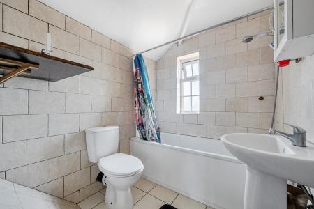 3 bedroom Semi-detached house for sale in York Avenue, Slough, SL1