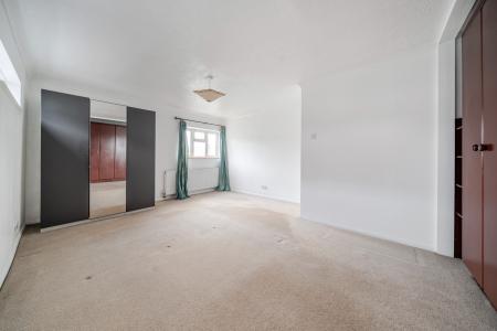 4 bedroom Detached house to let in Havelock Road, Maidenhead, SL6