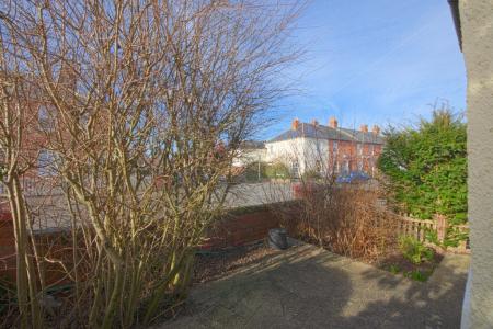 1 bedroom Flat to let in Powney Road, Maidenhead, SL6