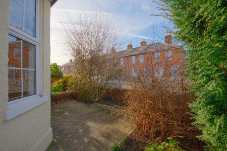 1 bedroom Flat to let in Powney Road, Maidenhead, SL6