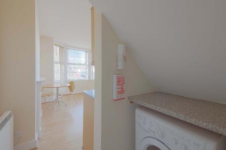 1 bedroom Flat to let in Powney Road, Maidenhead, SL6