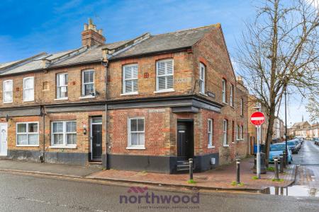 2 bedroom Flat to let in Oxford Road, Windsor, SL4