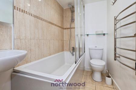 2 bedroom Flat to let in Oxford Road, Windsor, SL4