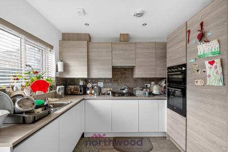 2 bedroom Terraced House to let in Wallingford Way, Maidenhead, SL6