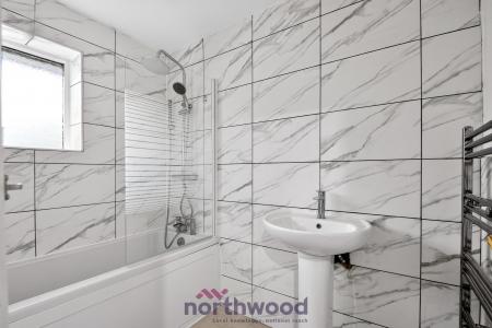 3 bedroom End of terrace house to let in Reeve Road, Holyport, SL6