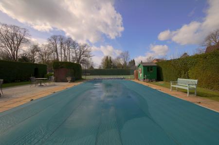 2 bedroom Flat for sale in Ray Mead Road, Maidenhead, SL6