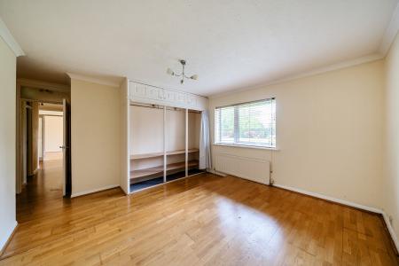 2 bedroom Flat for sale in Ray Mead Road, Maidenhead, SL6