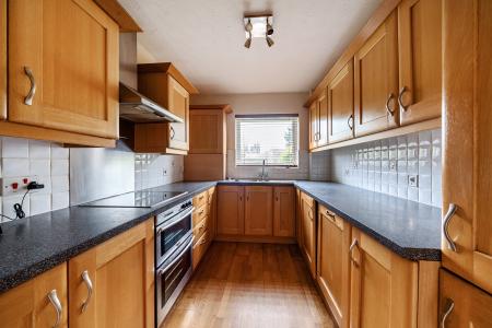 2 bedroom Flat for sale in Ray Mead Road, Maidenhead, SL6