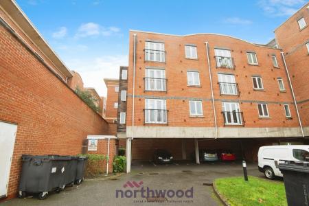 2 bedroom Flat for sale in Delta Court, Maidenhead, SL6