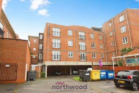 2 bedroom Flat for sale in Delta Court, Maidenhead, SL6