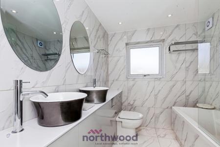 4 bedroom Detached house to let in Eskdale Gardens, Maidenhead, SL6