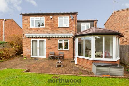 4 bedroom Detached house to let in Eskdale Gardens, Maidenhead, SL6