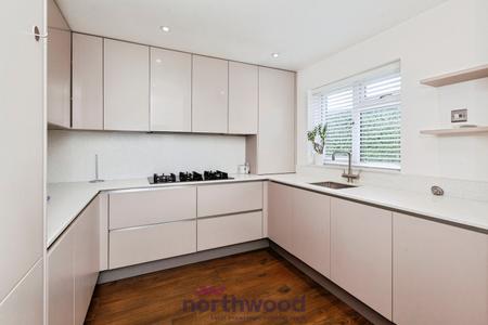 4 bedroom Detached house to let in Eskdale Gardens, Maidenhead, SL6
