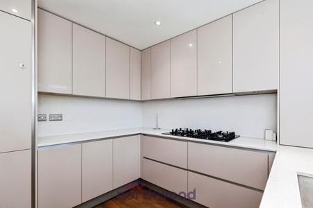 4 bedroom Detached house to let in Eskdale Gardens, Maidenhead, SL6