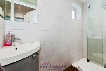 4 bedroom Detached house to let in Eskdale Gardens, Maidenhead, SL6