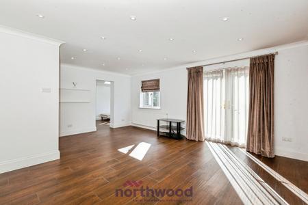 4 bedroom Detached house to let in Eskdale Gardens, Maidenhead, SL6