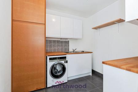 4 bedroom Detached house to let in Eskdale Gardens, Maidenhead, SL6