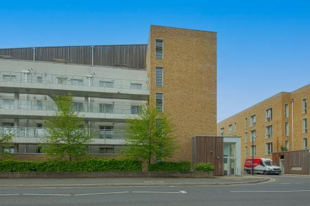 3 bedroom Flat for sale in Kidwells Close, Maidenhead, SL6