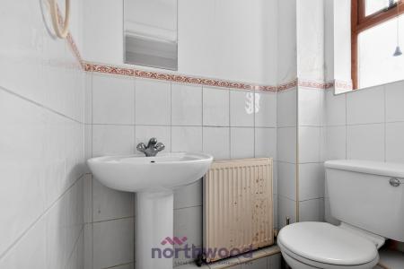 4 bedroom Detached house to let in Priors Way, Maidenhead, SL6