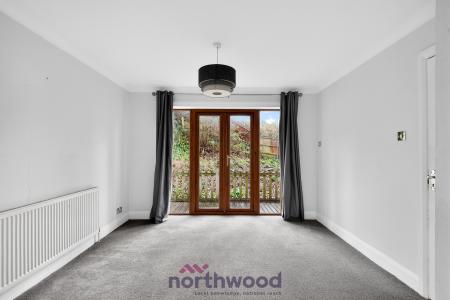 4 bedroom Detached house to let in Priors Way, Maidenhead, SL6