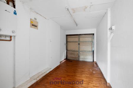 4 bedroom Detached house to let in Priors Way, Maidenhead, SL6