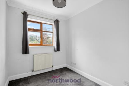 4 bedroom Detached house to let in Priors Way, Maidenhead, SL6