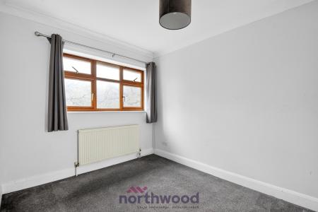 4 bedroom Detached house to let in Priors Way, Maidenhead, SL6