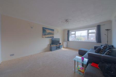 2 bedroom Maisonette to let in Ray Park Ave, Maidenhead, SL6