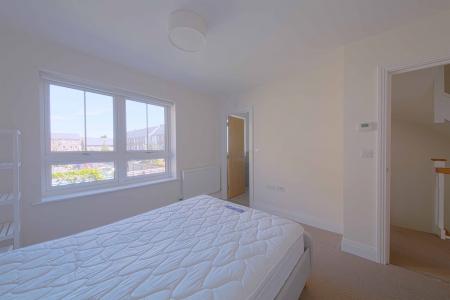 3 bedroom End of terrace house to let in Raven Drive, Maidenhead, SL6