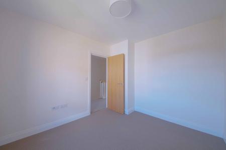 3 bedroom End of terrace house to let in Raven Drive, Maidenhead, SL6