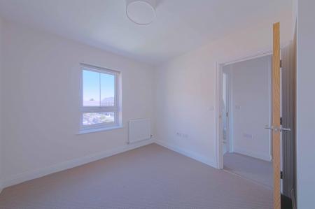 3 bedroom End of terrace house to let in Raven Drive, Maidenhead, SL6