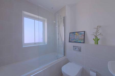 3 bedroom End of terrace house to let in Raven Drive, Maidenhead, SL6