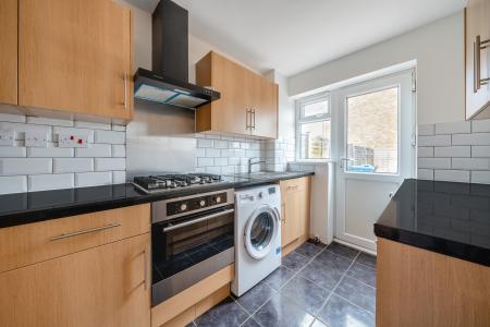 2 bedroom Terraced House to let in Radcot Close, Maidenhead, SL6