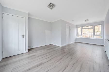 2 bedroom Terraced House to let in Radcot Close, Maidenhead, SL6