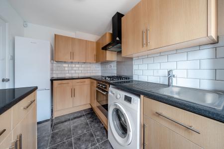 2 bedroom Terraced House to let in Radcot Close, Maidenhead, SL6