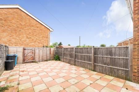 2 bedroom Terraced House to let in Radcot Close, Maidenhead, SL6